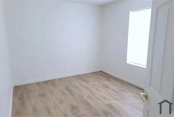 1022 Lone Pine River Ave — Photo 4