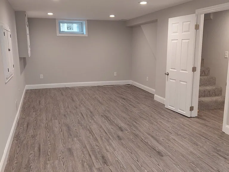 213 Liston Ave — Photo 18