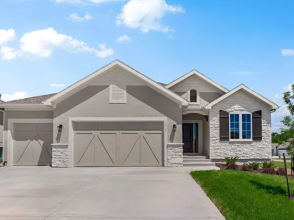 16775 S Hall St, Olathe, KS 66062