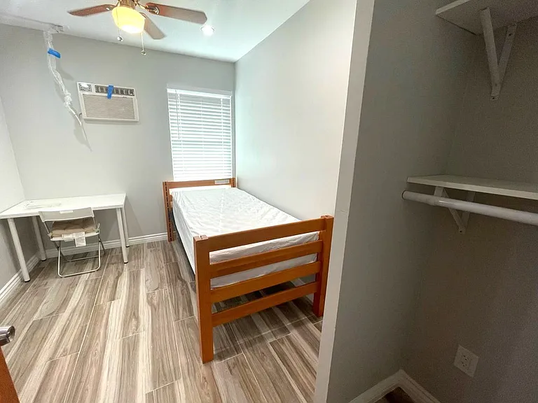 3823 Walton Ave — Photo 14