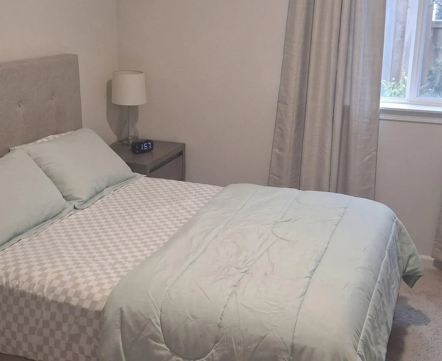 2 bed, 1.0 bath, 2059 sqft, $1,092 — Photo 4