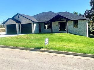 1510 Summerfield Dr, Jefferson City, MO 65109
