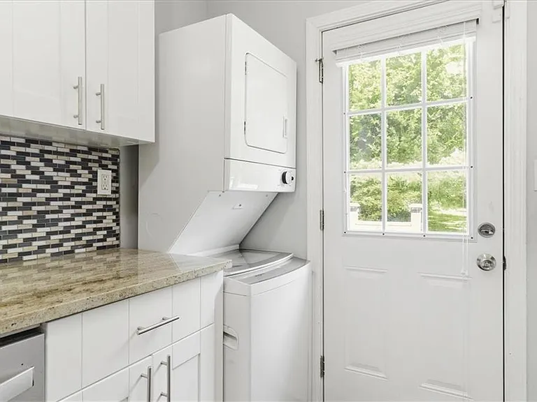 2705 Lincoln Ct NW — Photo 12