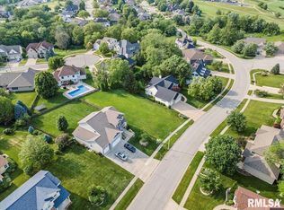 7525 Wentworth Dr, Springfield, IL 62711