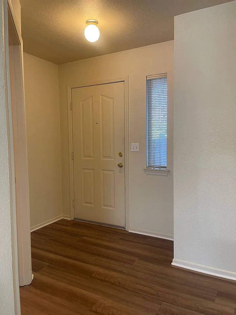 1390 Serrano Place — Photo 3