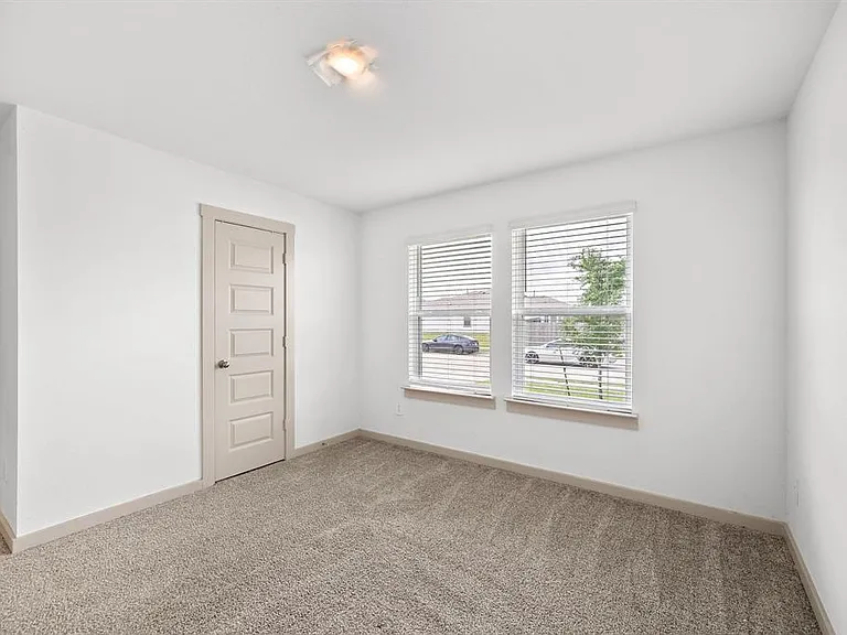 6911 Escobedo Ln — Photo 3