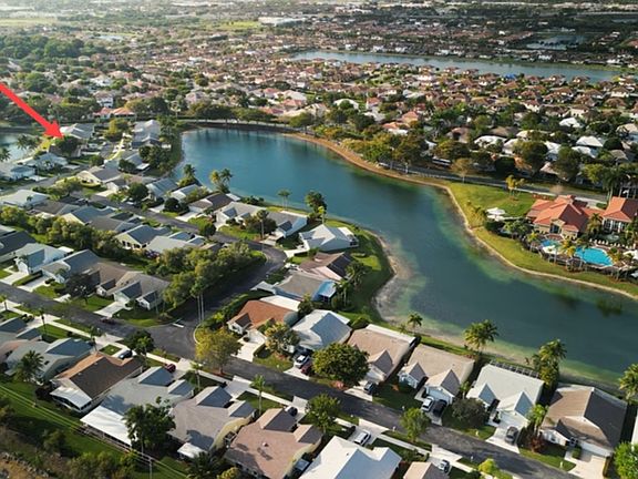 Spectacular Ariel View of Lake and Five Star Clubhouse