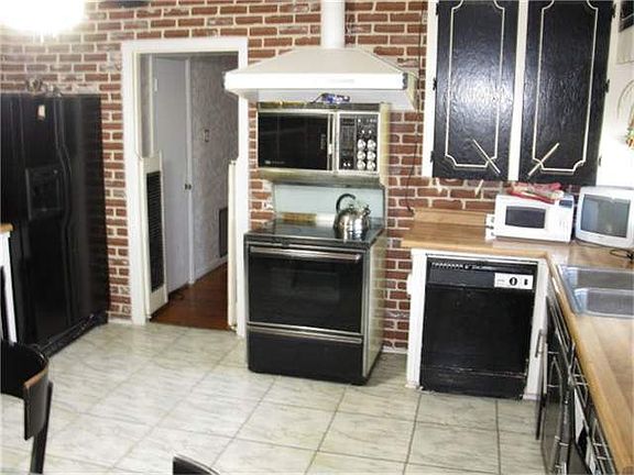 5th image of 5118 Red Oak Ln