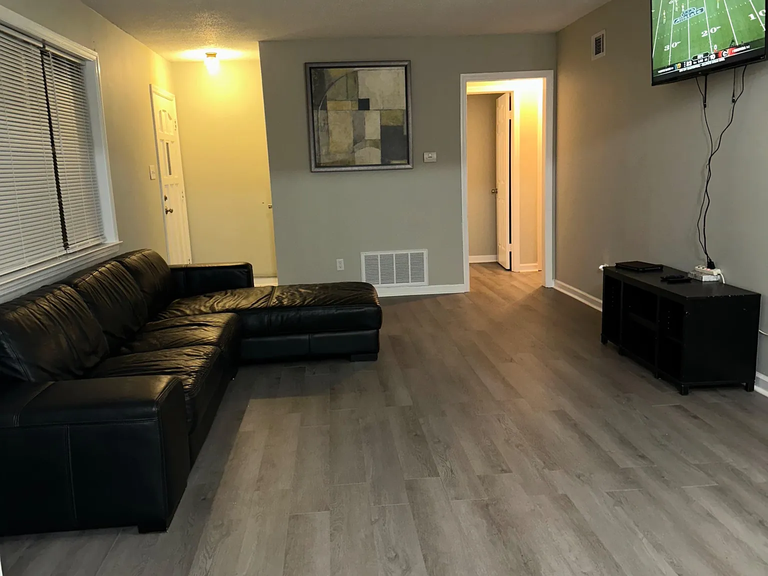 3 bed, 2.0 bath, 1368 sqft, $1,412 — Photo 4