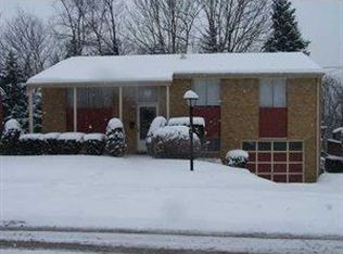 118 Fox Chase Dr, Verona, PA