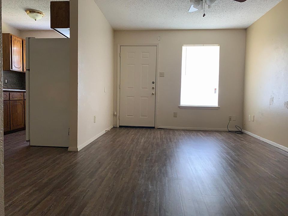 1st image of 104 Pinebrook Pl APT A