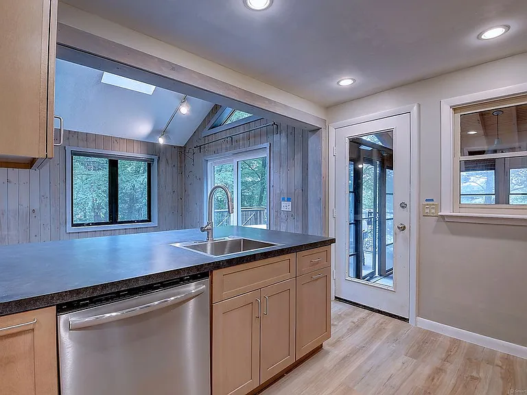 96 Indian Spring Rd — Photo 6