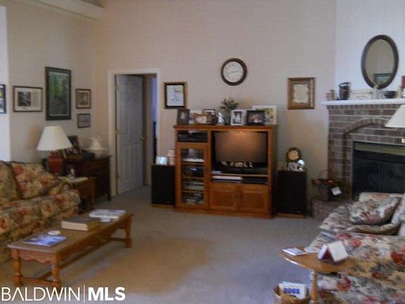 2nd image of 605 Edgewood Dr