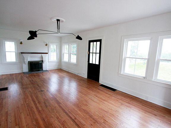 4th image of 2750 Island Home Ave