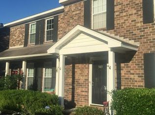 303 Sandlewood Dr, Summerville, SC 29483
