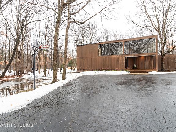 2nd image of 1627 Clendenin Ln