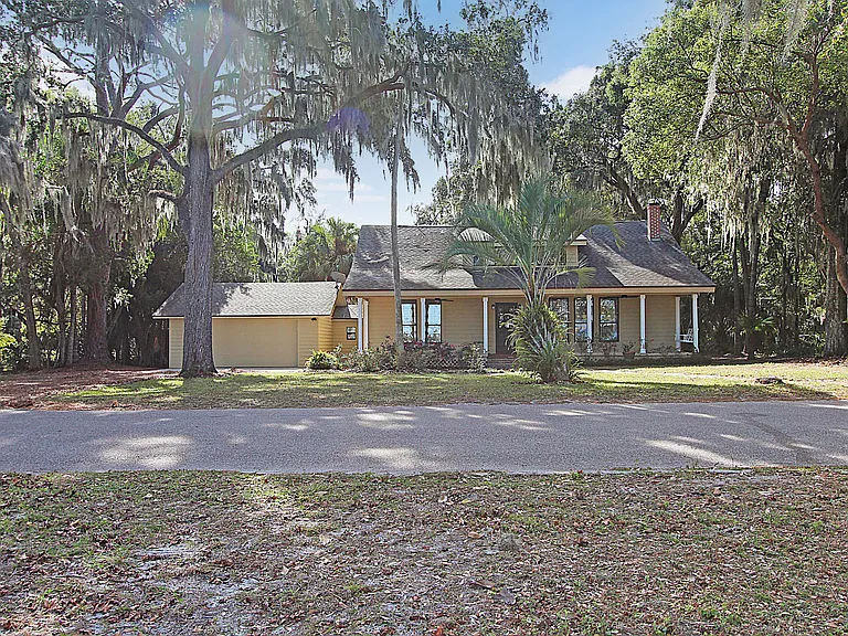 289 W Lakeview Ave — Photo 3