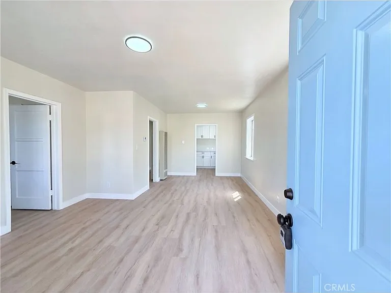 5552 Lewis Ave #M — Photo 3