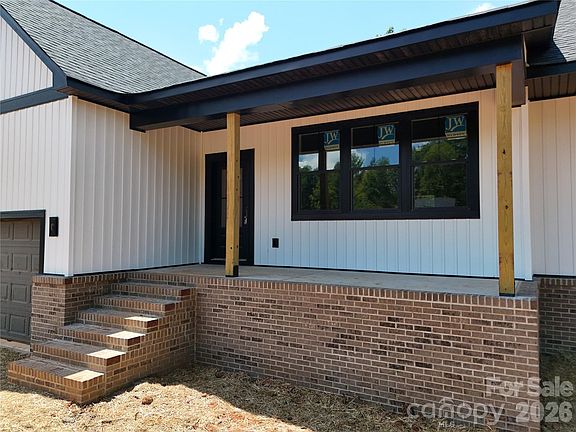 4th image of 2435 Kimberly Ave