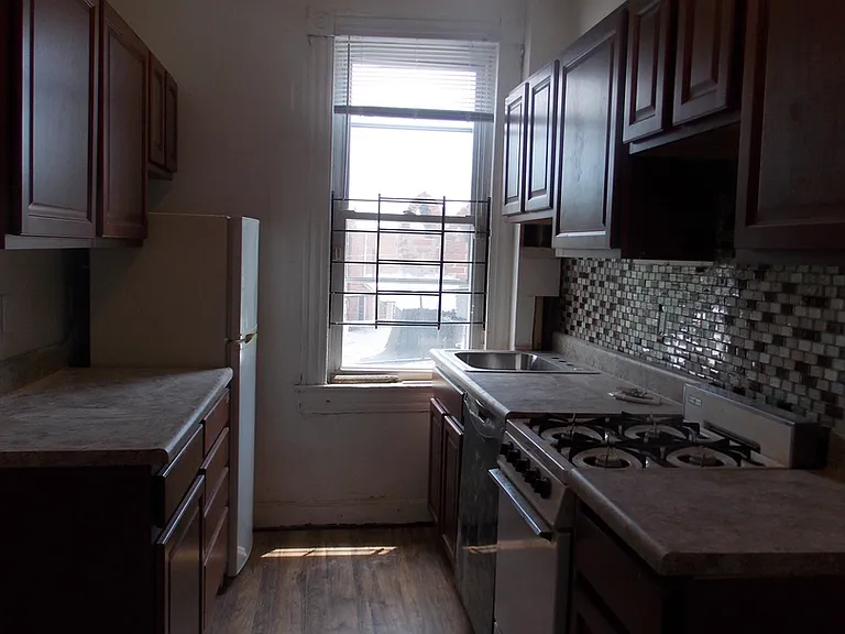 2823 Saint Paul St — Photo 7