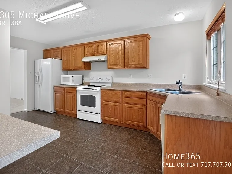 1305 Michael Dr — Photo 6
