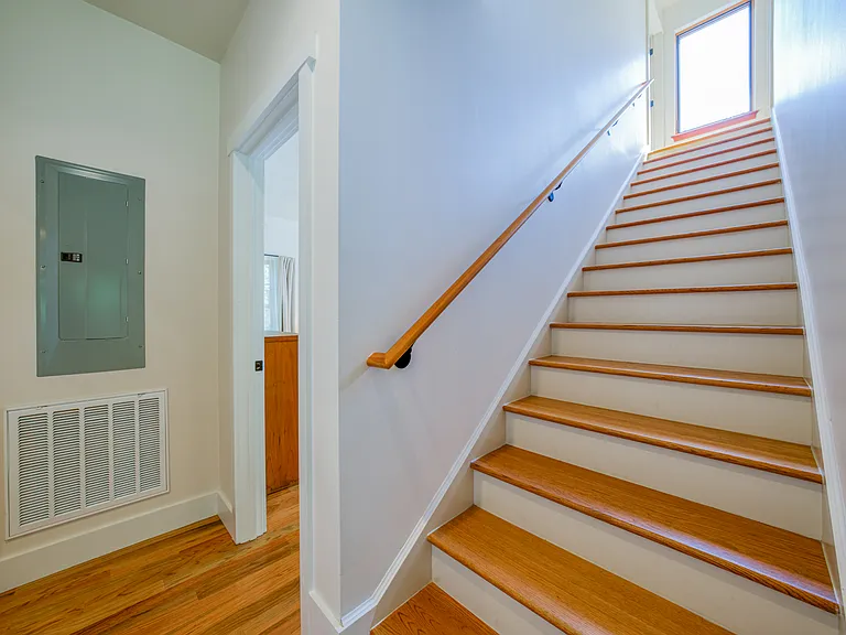 9 Boyd Ave — Photo 40