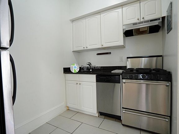 5th image of 61 Brighton Ave APT 1