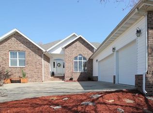 825 Rippling Creek Rd, Nixa, MO 65714