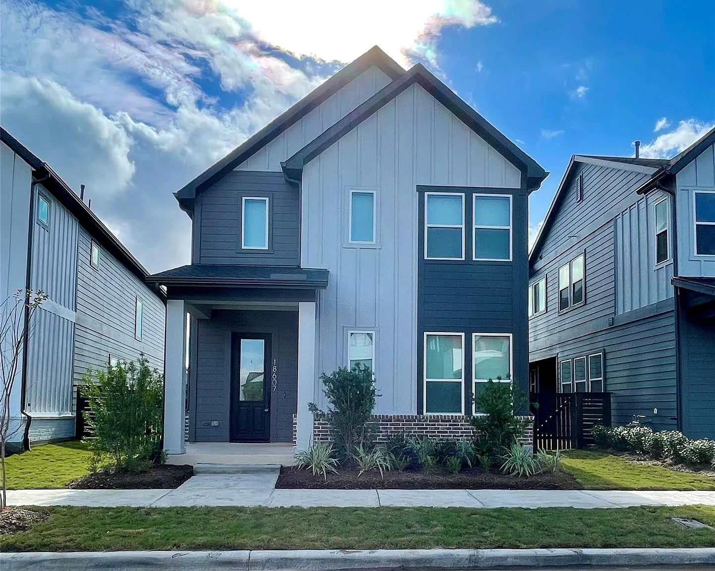 3 bed, 2.5 bath, 1919 sqft, $2,650 — Photo 1