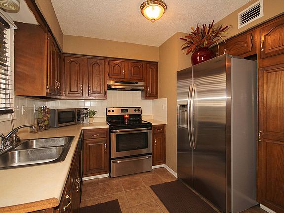 5th image of 8708 E 58th St