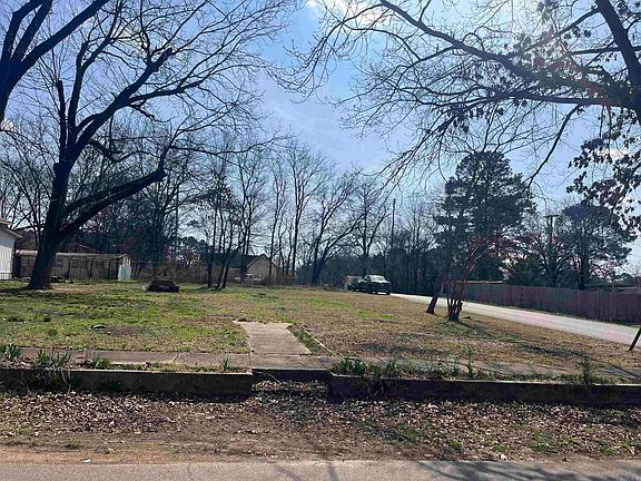 2nd image of 543 W Highland Ave