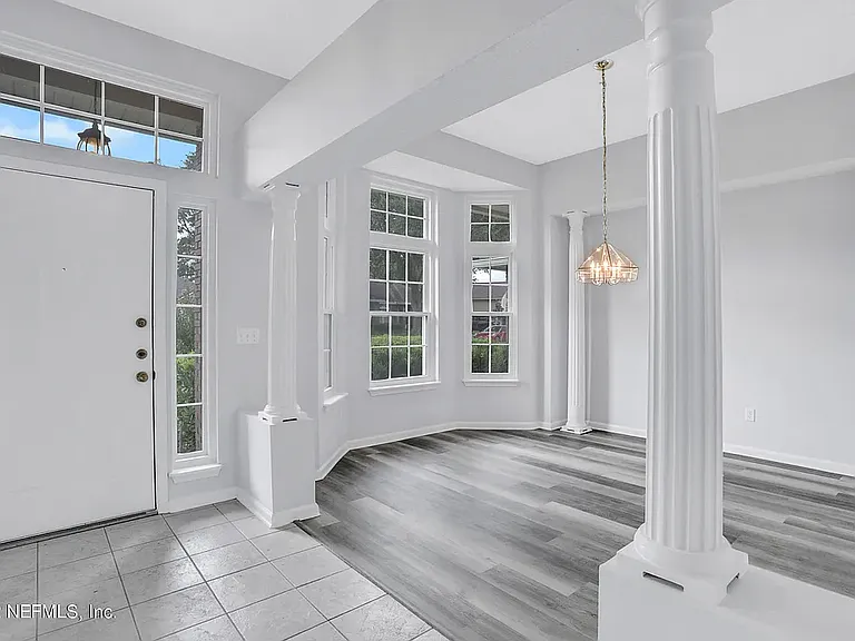 353 Maplewood Dr — Photo 12