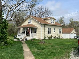 903 Locust St, Evansville, IL 62242