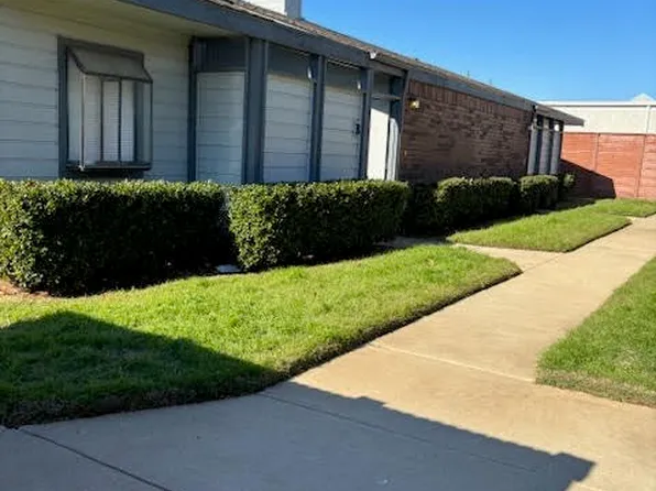 640 Bellaire Dr APT B, Hurst, TX 76053