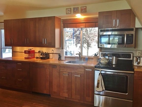 3rd image of 3910 E Shore Dr