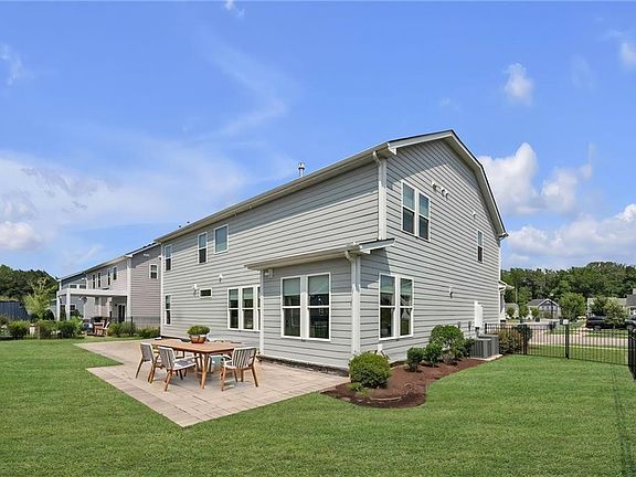 3rd image of 3048 Jimmy Mobley Way