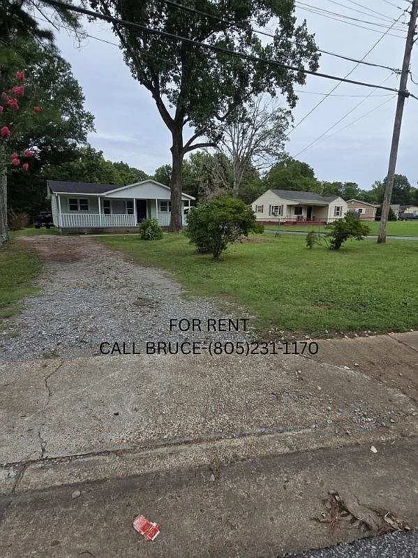 Building Photo - 306 Hillcrest Circle Dr