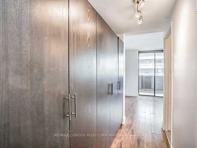 720 Spadina Ave #1011 — Photo 15
