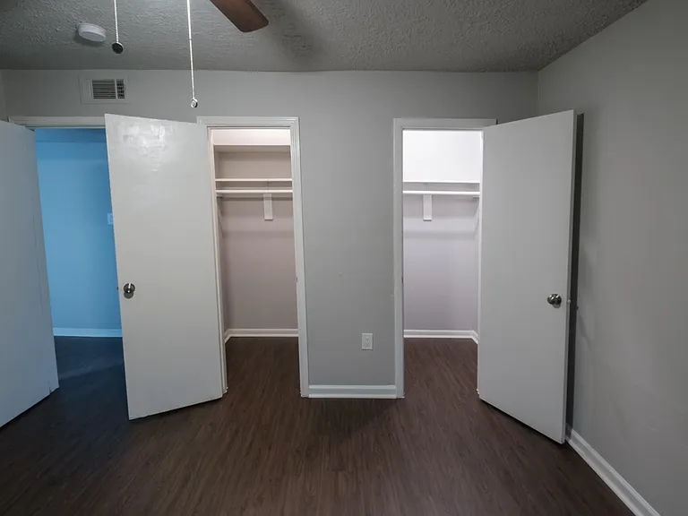 6519 Sloan St #4 — Photo 8