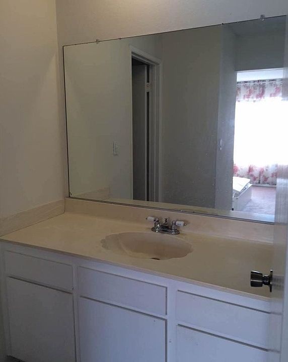 1st image of 125 N Allen Ave APT 208