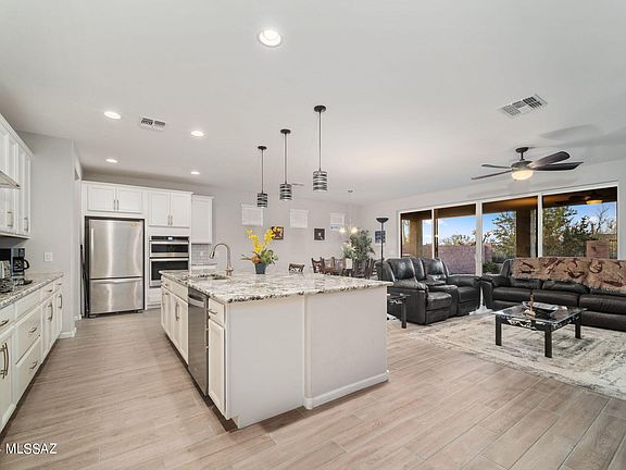 4th image of 7644 W Laurel Ln
