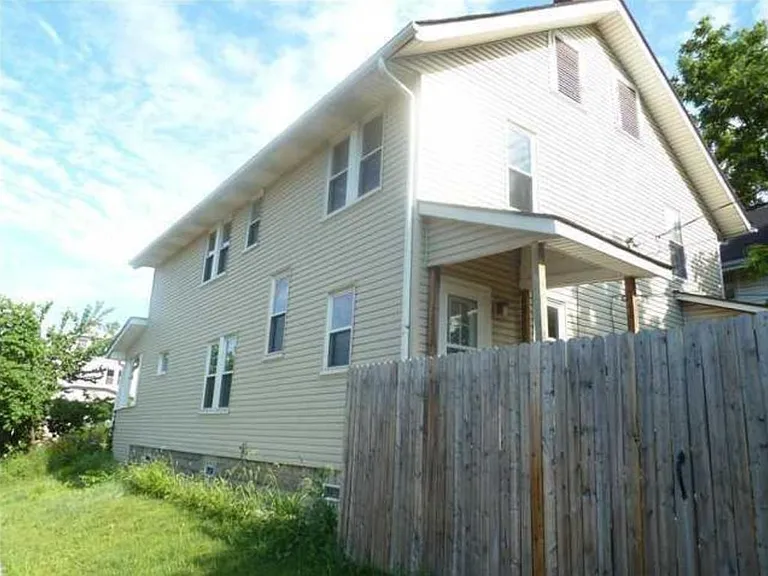 2658 Deming Ave — Photo 2