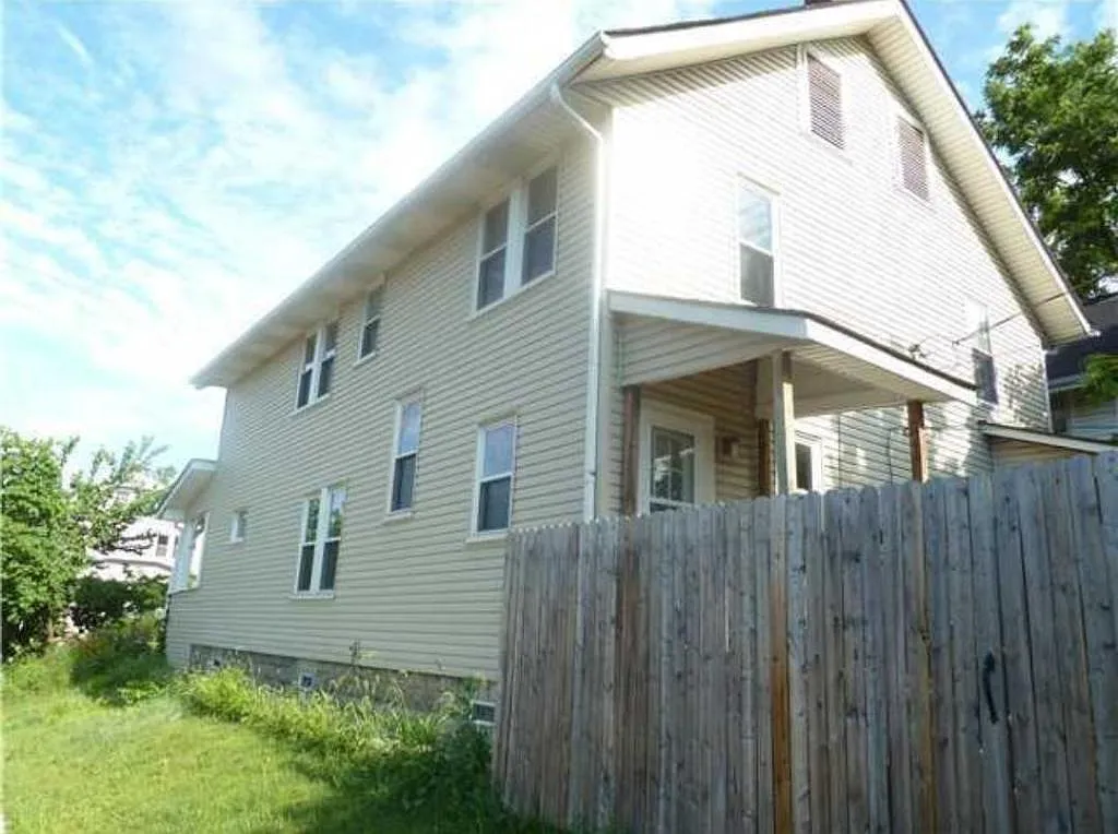 Building Photo - 2658 Deming Ave