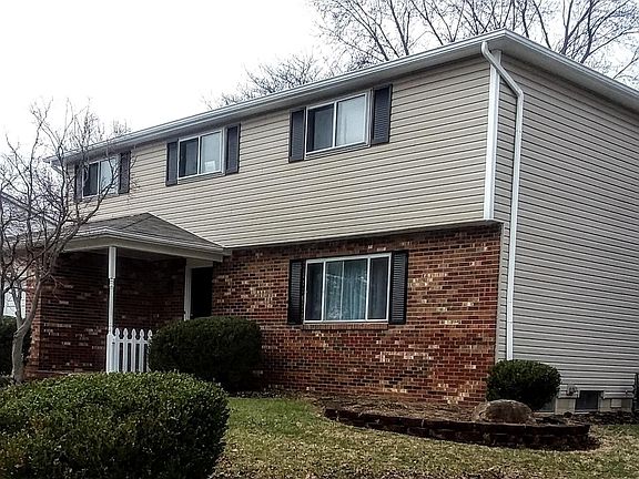 3rd image of 636 Fleetrun Ave