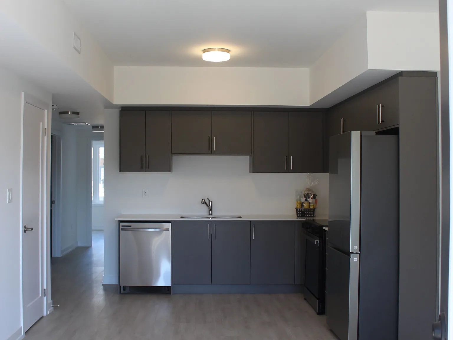 2 bed, $2,560 — Photo 3