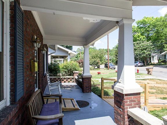 3rd image of 2517 Blair Blvd