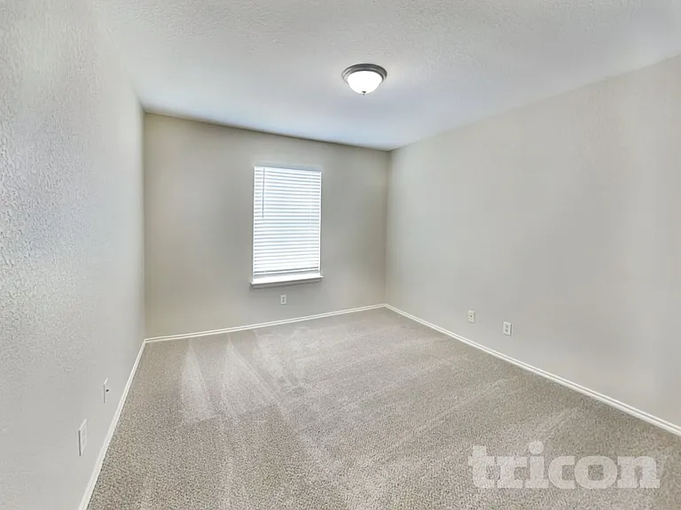 8203 Maple Meadow Dr — Photo 12