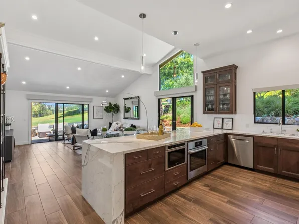 836 Acorn Way, Napa, CA 94558