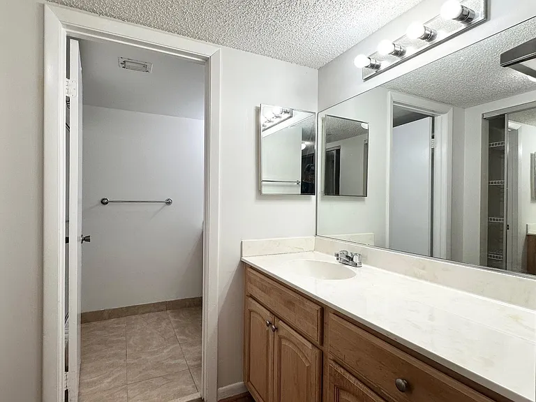 9877 Westview Dr #623 — Photo 19