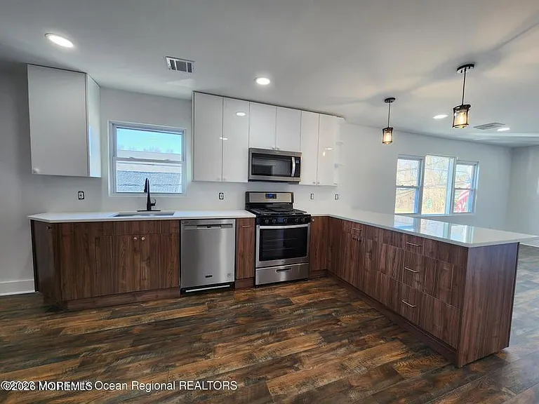 105 Summit Ave — Photo 12